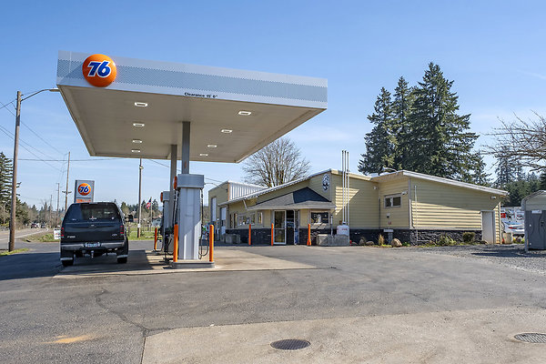 Colton 76 Gas Station